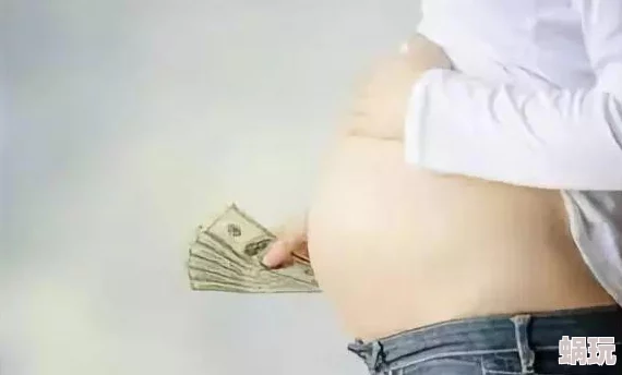 美丽痴女疯狂榨取精子，网友纷纷表示这种行为令人不安，涉及伦理和道德问题，应引起社会关注