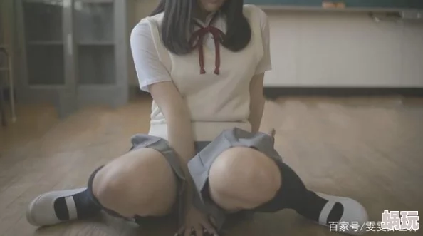 日本夏冰寒说：美女把张开腿男生猛戳免费视频，近日在社交平台上引发热议，网友们纷纷讨论视频内容及其影响