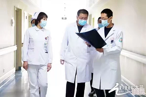 夜晚的急诊室2：紧急救援现场，医护人员奋战不息，生死时速再现惊心动魄瞬间！
