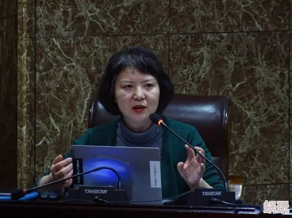 老谢小区保安赵敏老师，真是个热心肠的人，总是关心居民的安全和生活