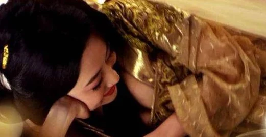 美女色又黄·一级毛片惊爆内幕曝光这部影片背后的真实故事让人震惊观众反响热烈引发广泛讨论