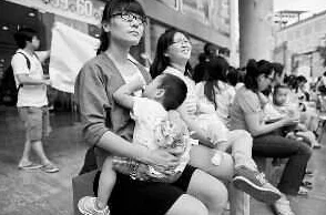 边摸边爱边吃奶免费视频引发热议网友纷纷讨论其内容与表现形式是否符合当下社会的审美标准和价值观念