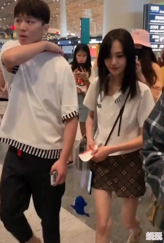 小浪货腿张开水好多啊视频网友纷纷表示内容过于露骨引发争议有人认为应加强监管以保护青少年观看环境
