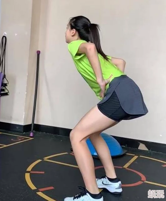 格温あちゃんが腿法教学视频这是日本网红格温あちゃん分享的腿部锻炼技巧视频