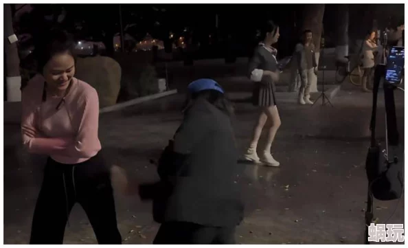 国产午夜小视频画面模糊内容低俗浪费时间