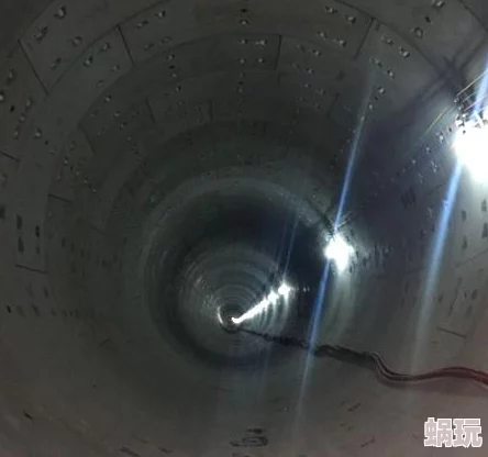 地铁逃生新攻略：揭秘热门游戏中哪个入口是最佳逃生路径